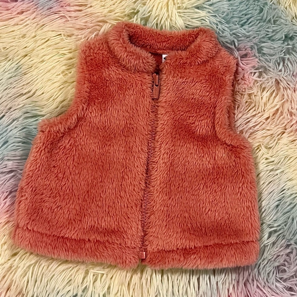 Baby Girl Faux Fur Vest​ - Picture 4 of 4